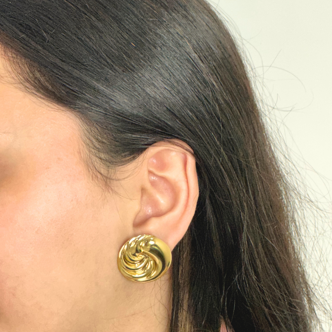 Round Swirl Stud Earrings